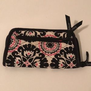 ThirtyOne Zippered Wallet